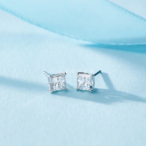Gumbo Square Cut Simulated Diamond Earrings Studs - Picture 3 of 16